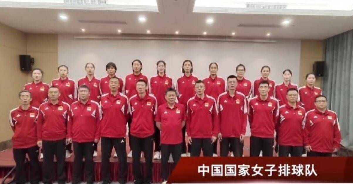 此时，宋婉婷继续说道：接下来，请我们的工作人员，将第二份回春丹呈上台来。